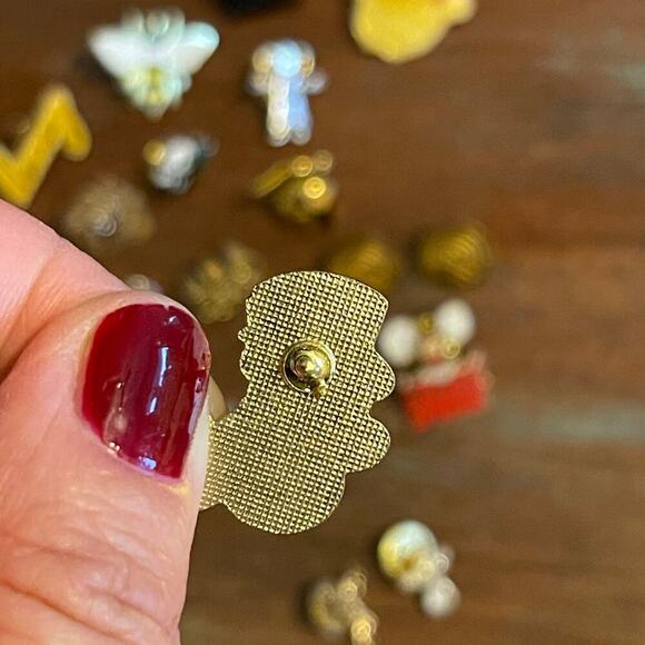Lapel Pins Lot 73 Pieces Vintage & Modern - Picture 6 of 12